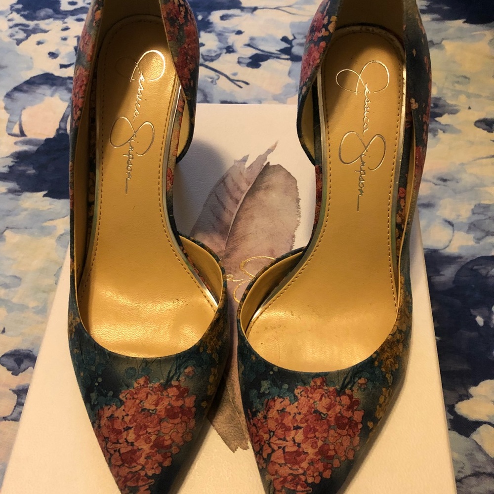 Jessica Simpson Floral 3 inch heel
